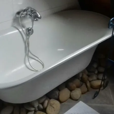Corps De Ferme Entierement Renove Avec Piscine